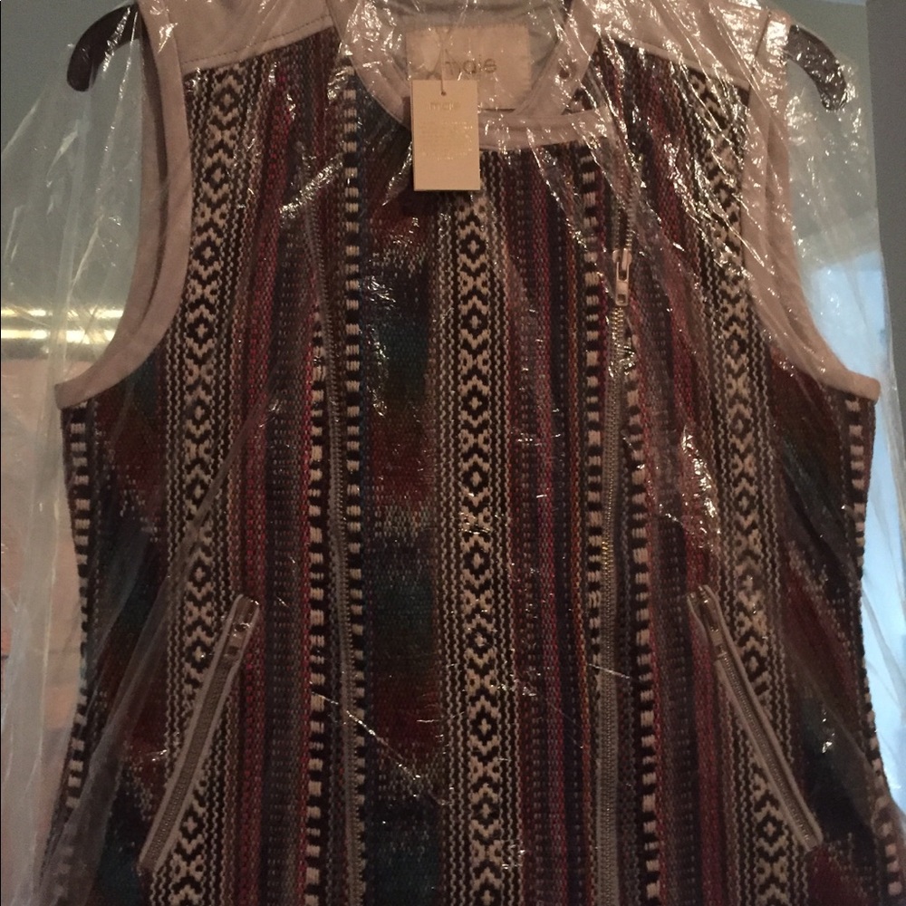 Maje Vest